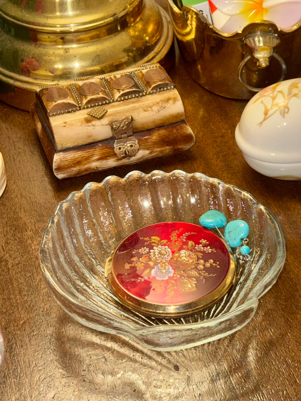 Vintage Pressed Glass Scallop Shell Dish, Coastal Trinket Catchall 🐚