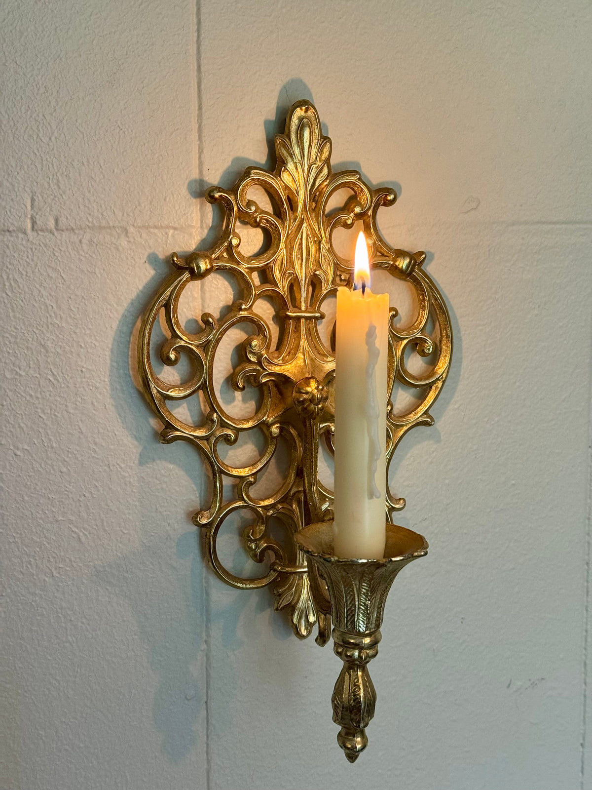 Vintage Gold-tone Ornate Hollywood Regency Wall Sconce Candle Holder 🕯️