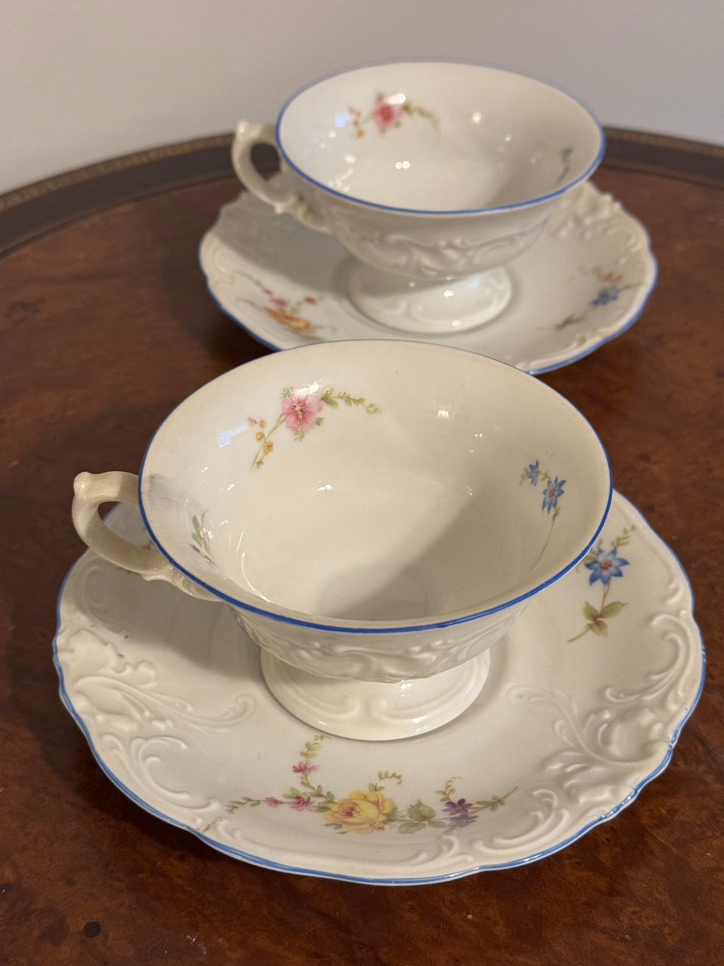 KPM- Made in Poland Set of 2 Floral Rose Tea Cup & Saucer 🌹