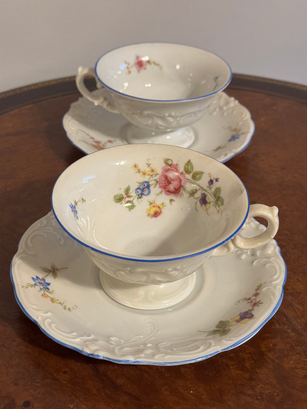 KPM- Made in Poland Set of 2 Floral Rose Tea Cup & Saucer 🌹