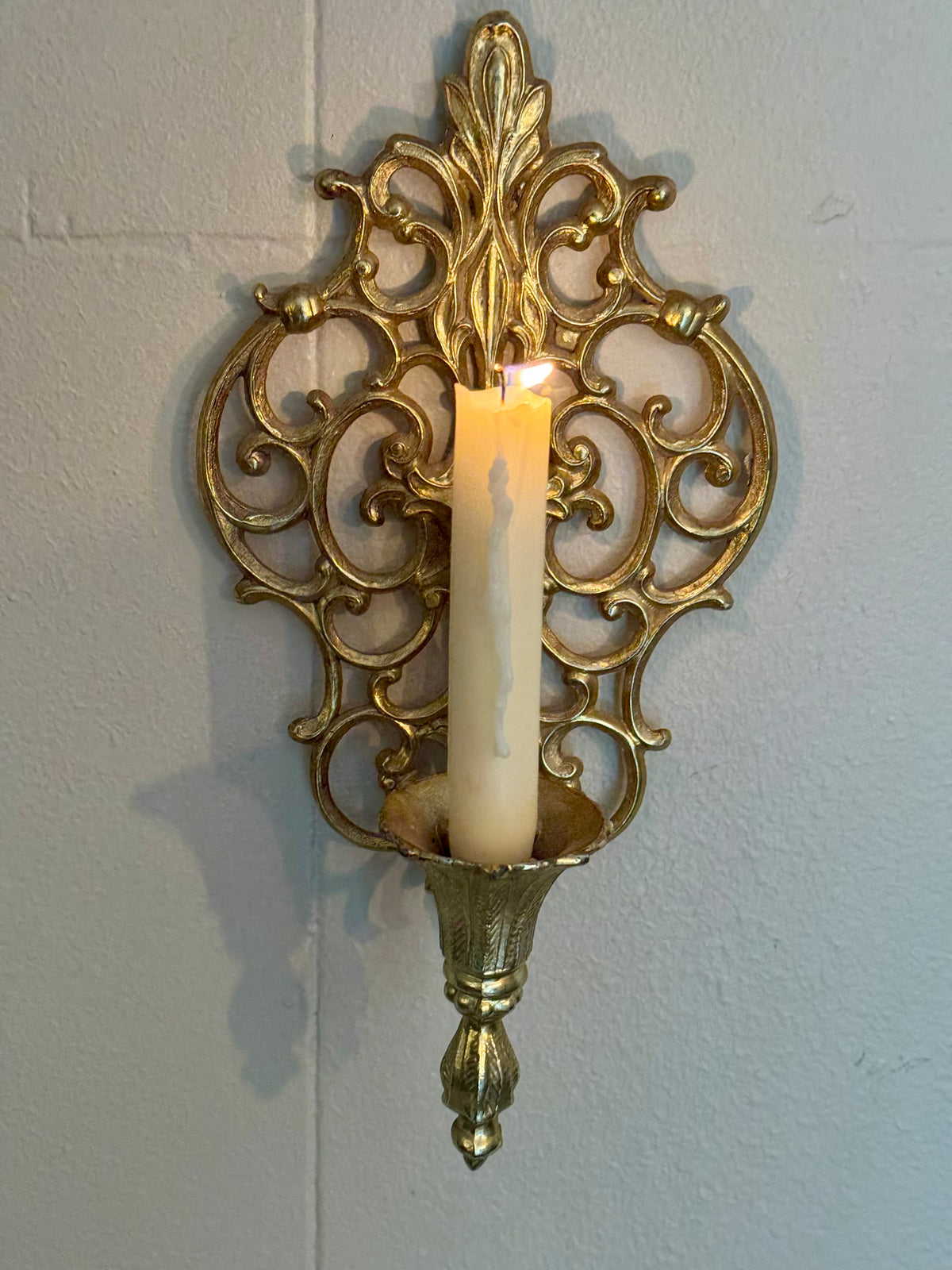 Vintage Gold-tone Ornate Hollywood Regency Wall Sconce Candle Holder 🕯️