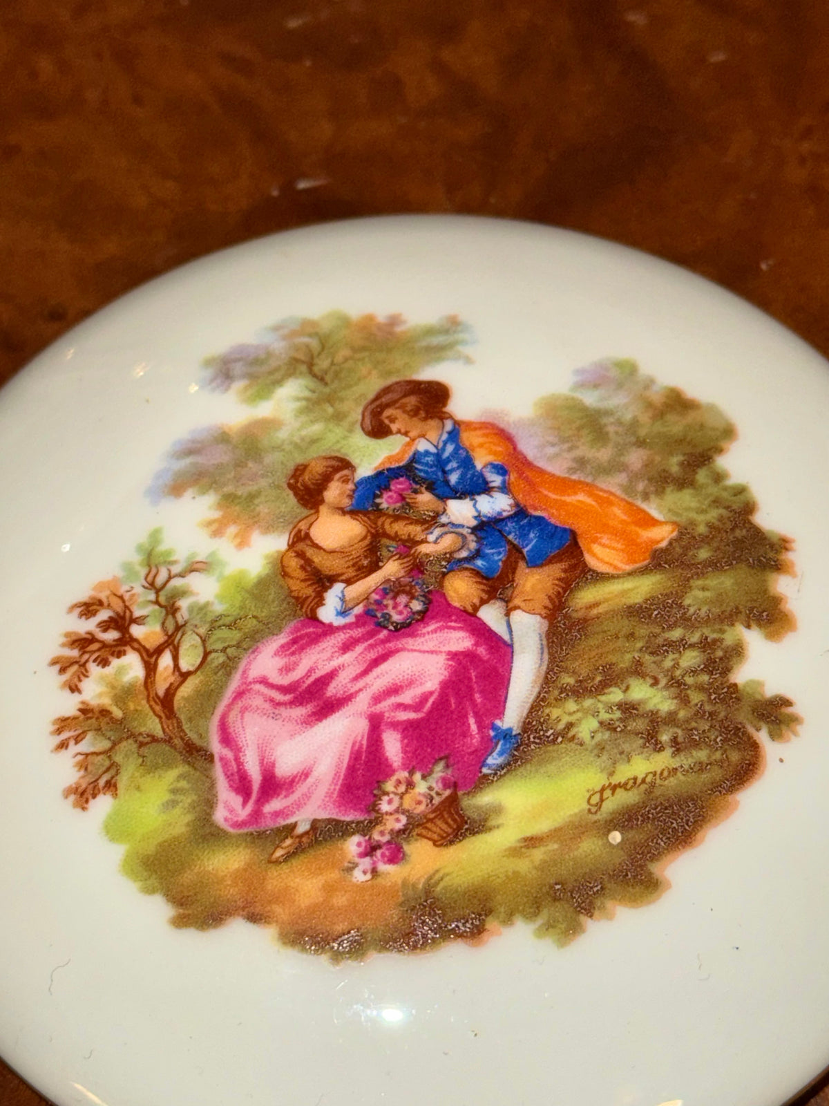 Limoges Footed Trinket Box / Frangonard Courting Couple