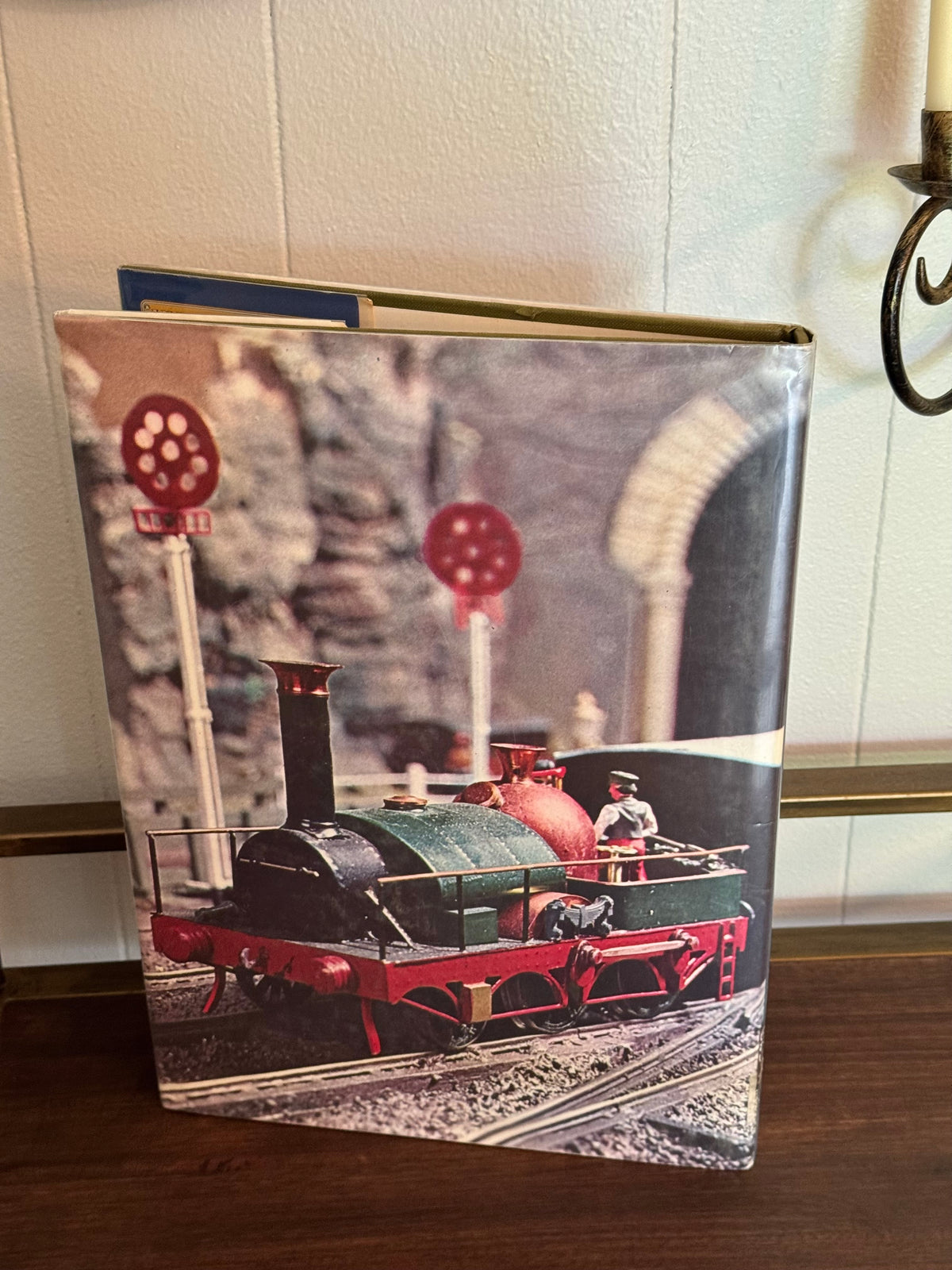 An Introduction to Model Railways by Pat Hornsey, 1977 Hardcover Large Coffee Table Book 🚂