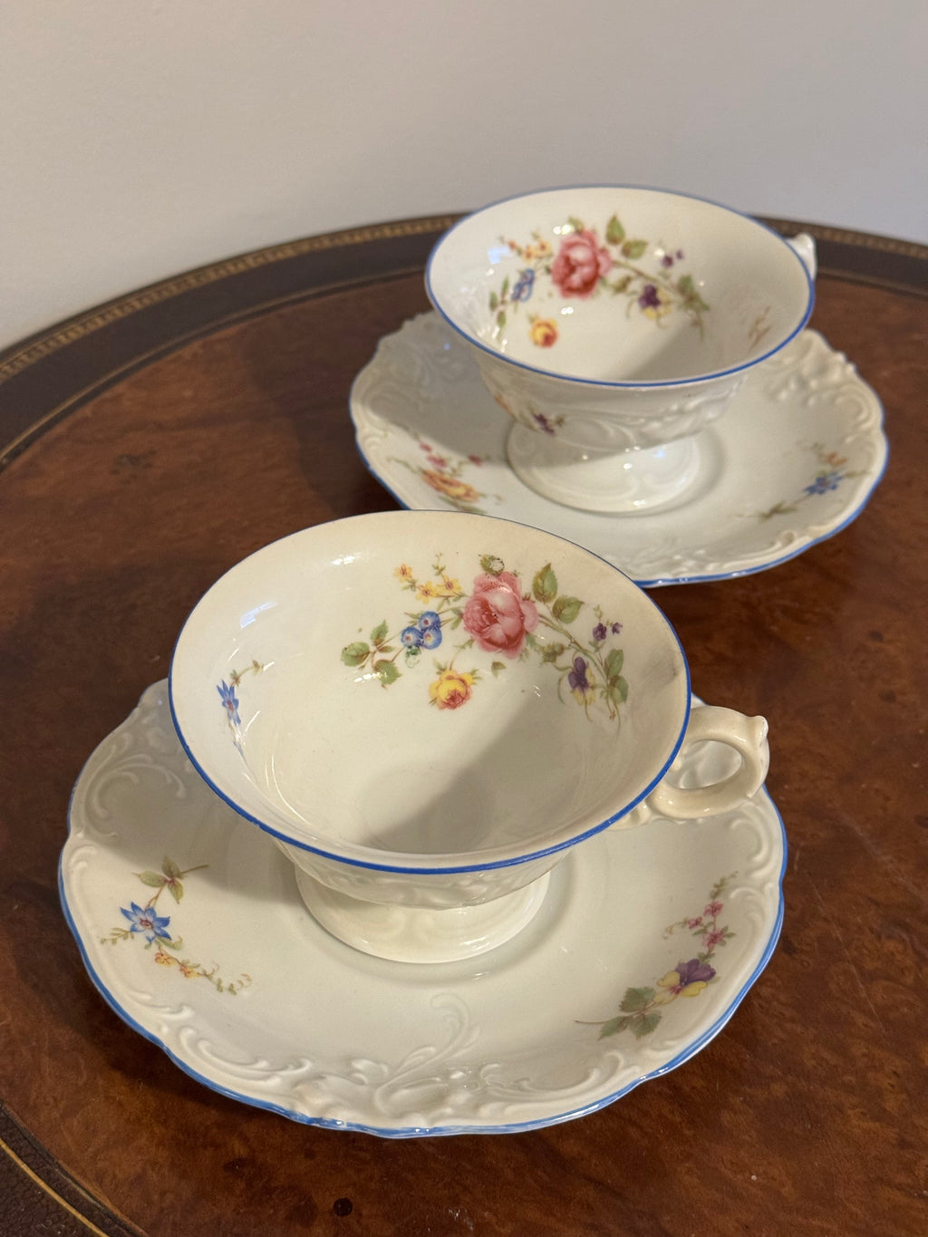 KPM- Made in Poland Set of 2 Floral Rose Tea Cup & Saucer 🌹