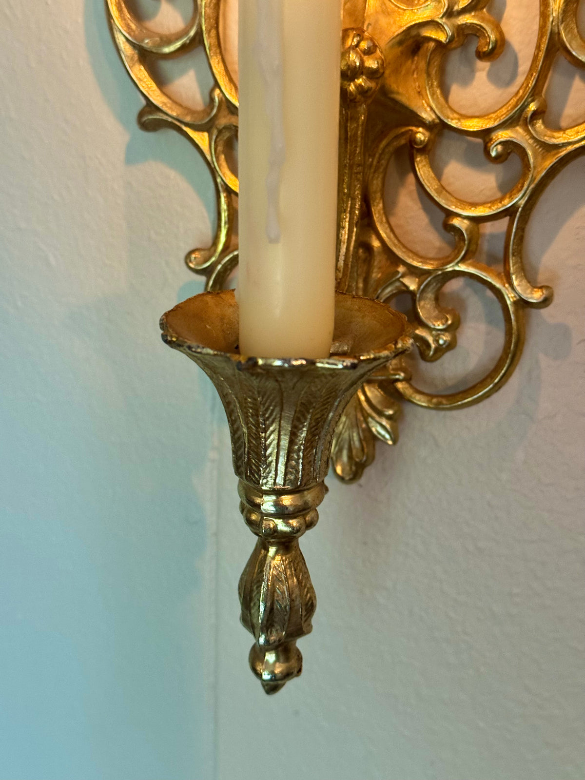 Vintage Gold-tone Ornate Hollywood Regency Wall Sconce Candle Holder 🕯️