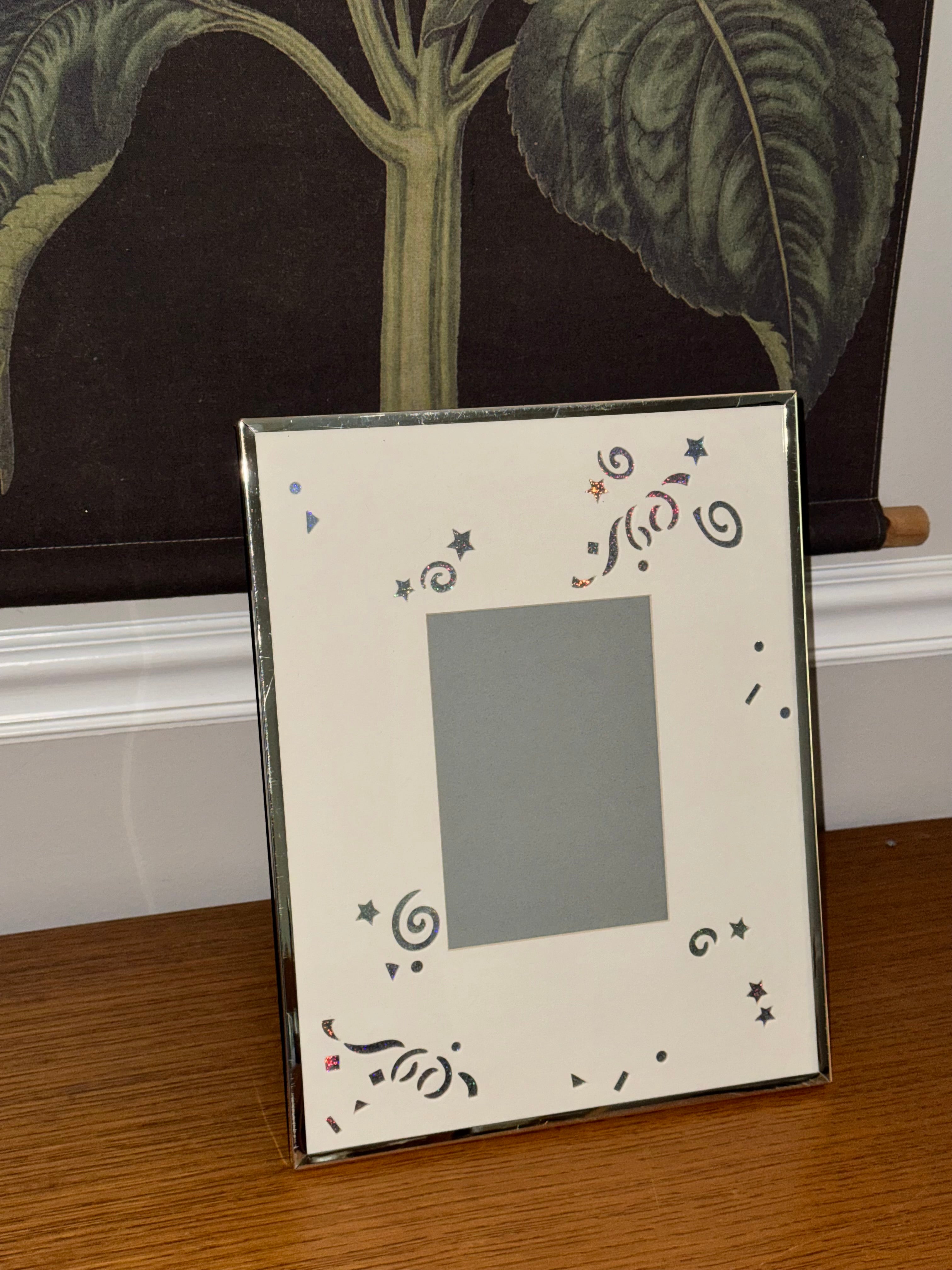 90s Swirl Star Photo Frame ⋆｡𖦹°⭒˚｡⋆