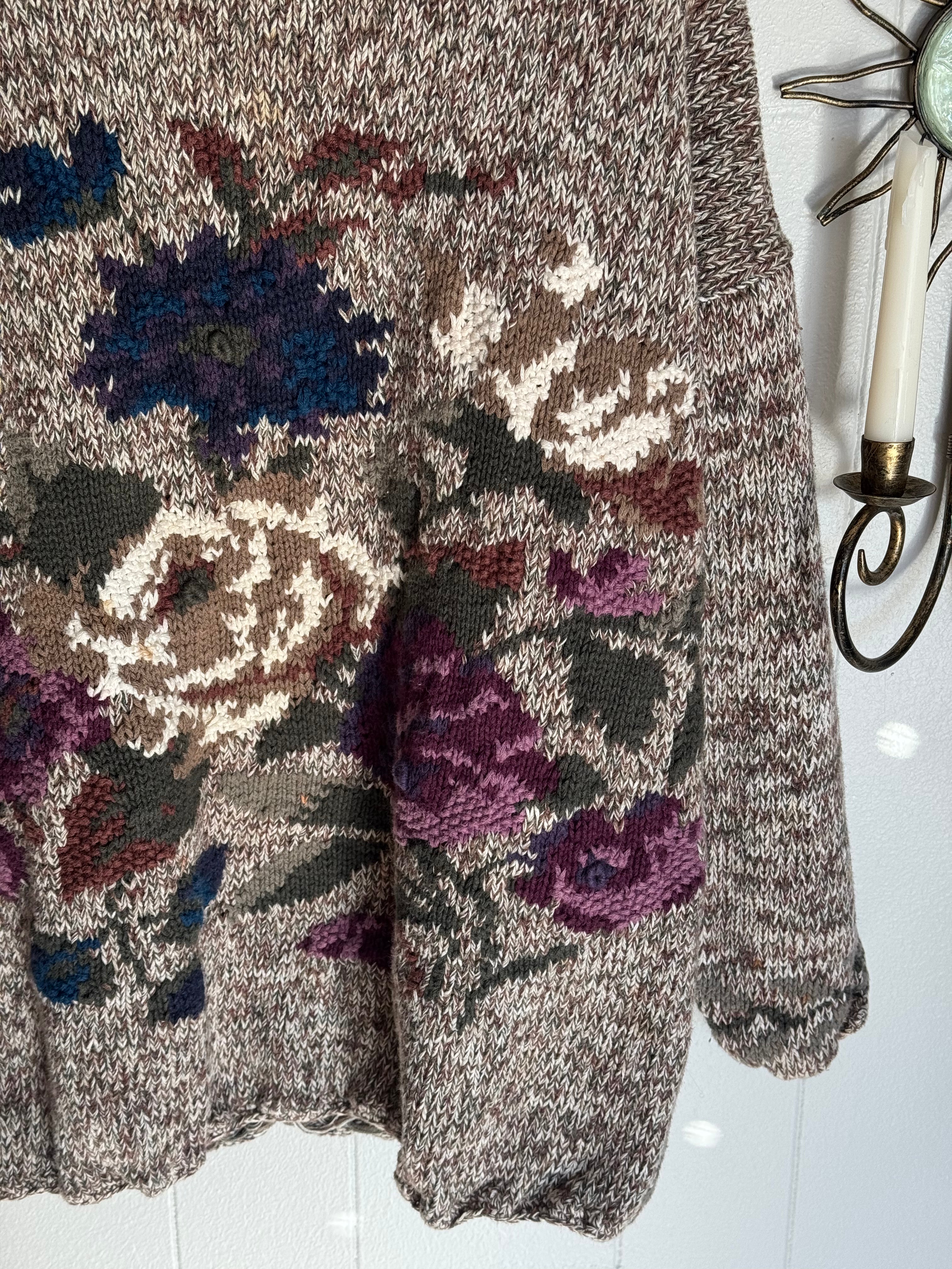 Vintage 80s-90s Hand Knitted Floral Sweater Size L