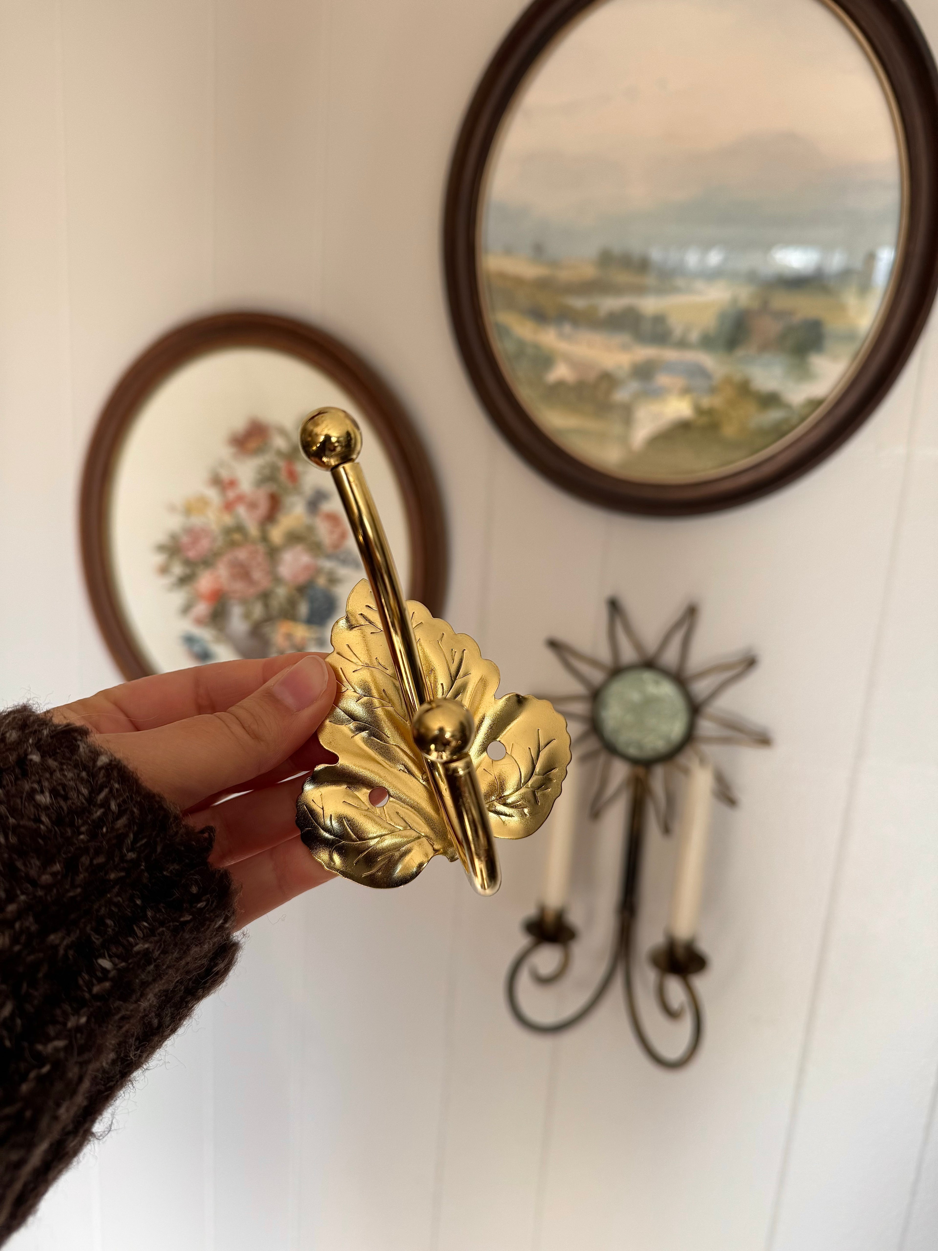 Gold-colored Metal Leaf Single Wall Hook