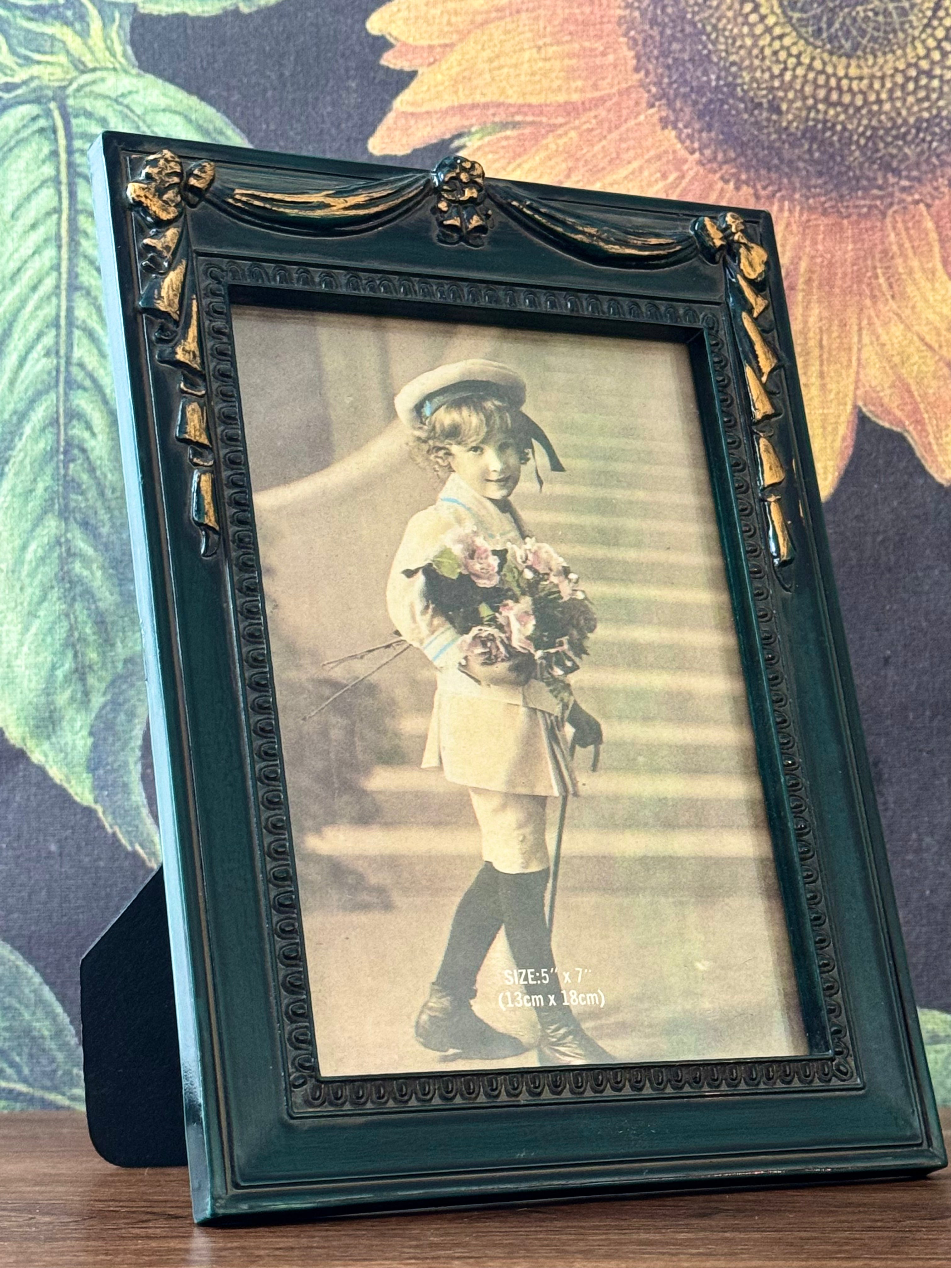 Vintage Victorian-Style Photo Frame