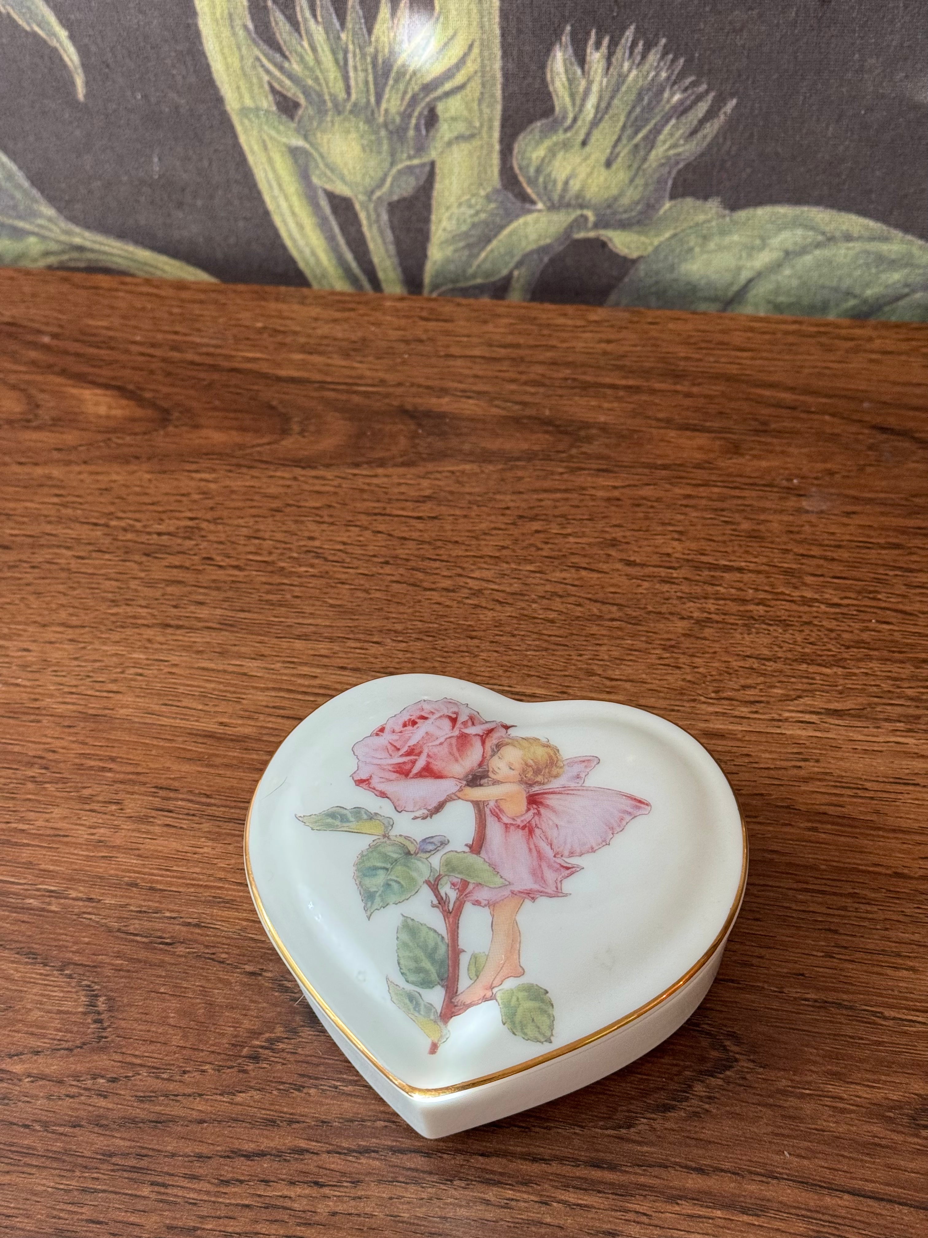 Narumi Flower Fairies Porcelain Heart-Shaped Trinket Box 🧚🏻‍♀️𓂃 ࣪˖ ִֶָ𐀔⋆˚࿔