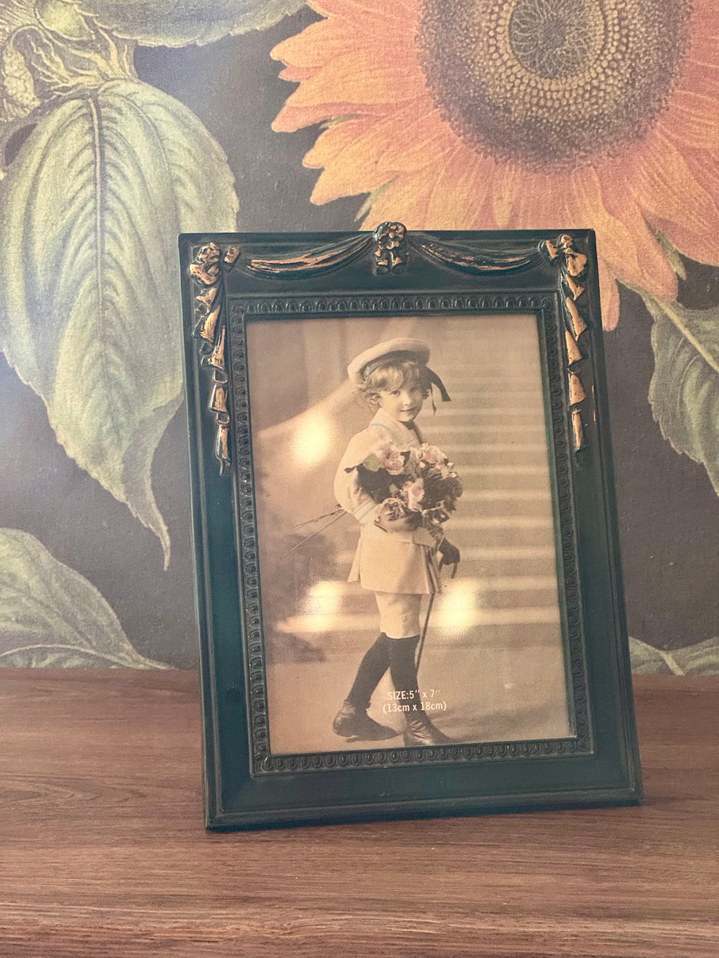 Vintage Victorian-Style Photo Frame