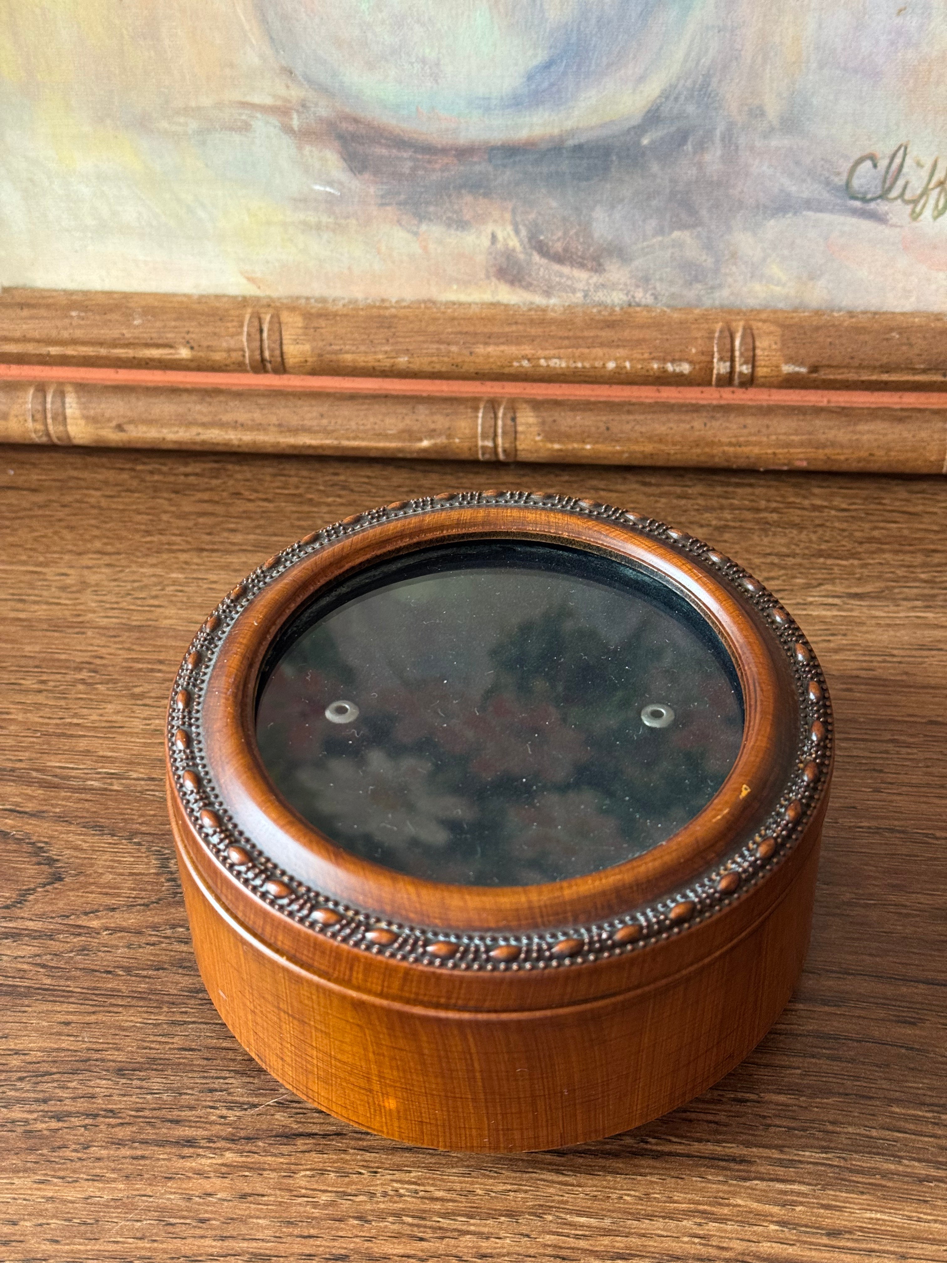 Jewelry Keepsake Music Box Woodgrain Trim