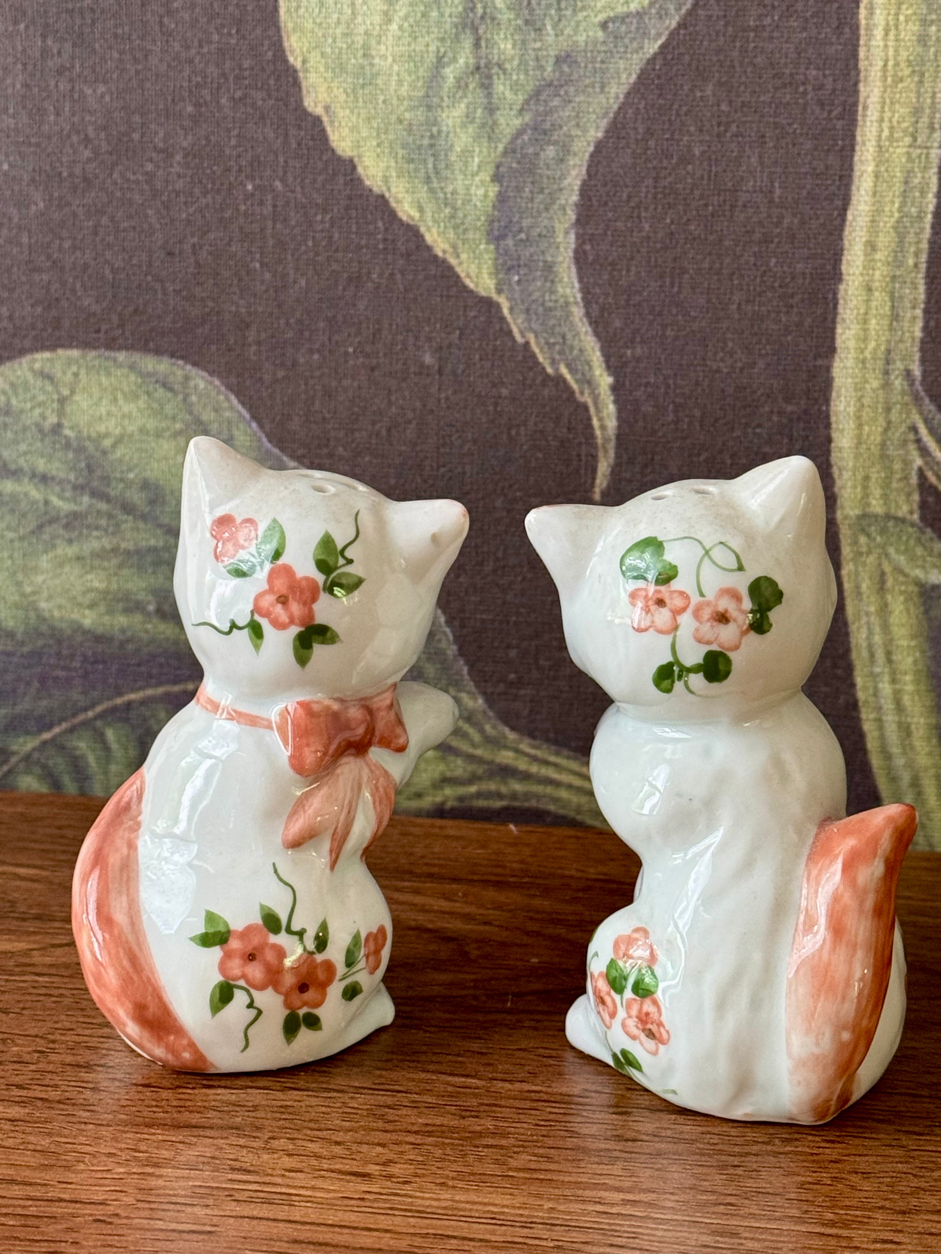 Vintage Porcelain Kittens Salt and Pepper Shakers / Andrea by Sadek