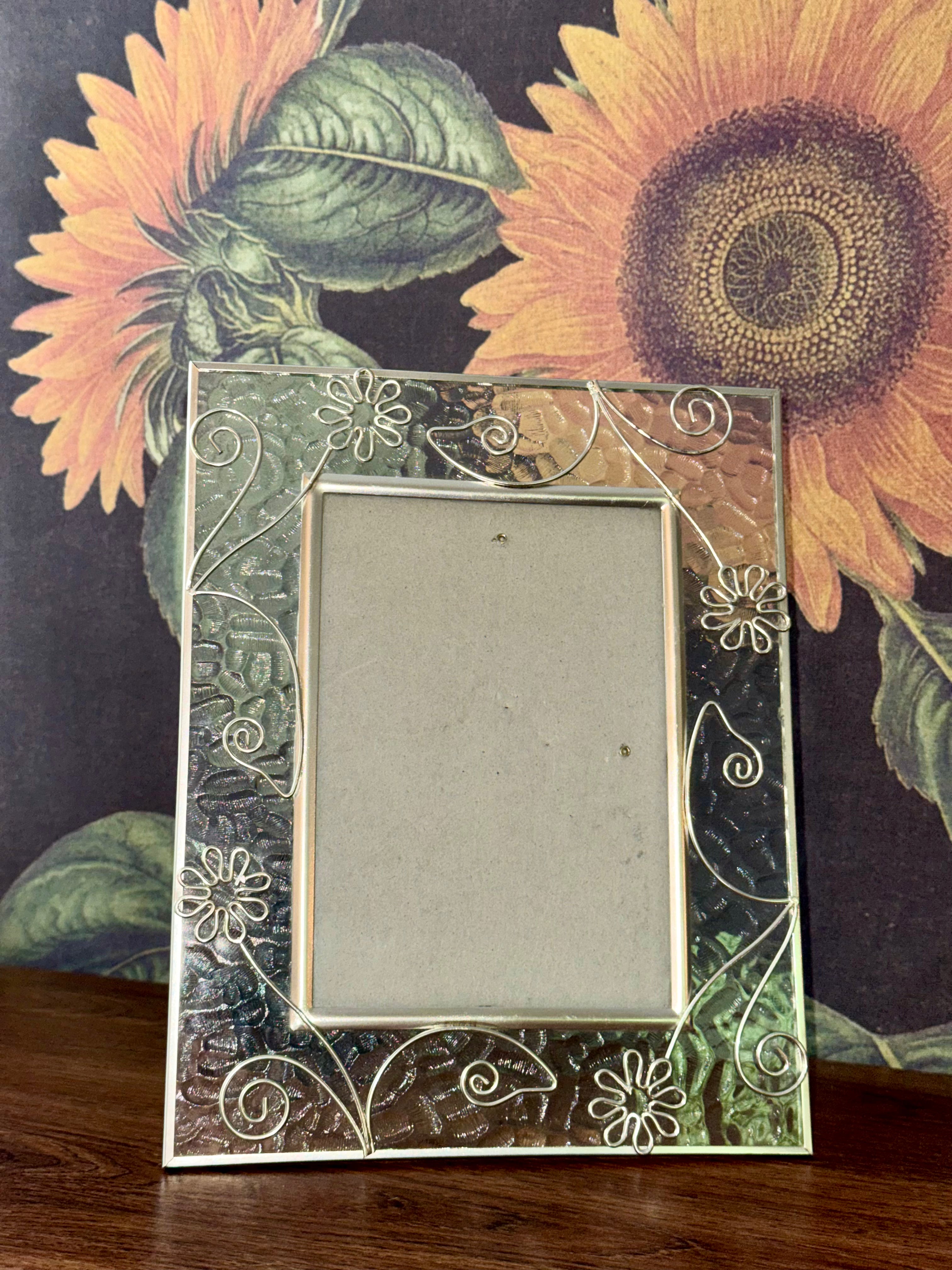 Vintage Textured Glass and Wire Flower Photo Frame