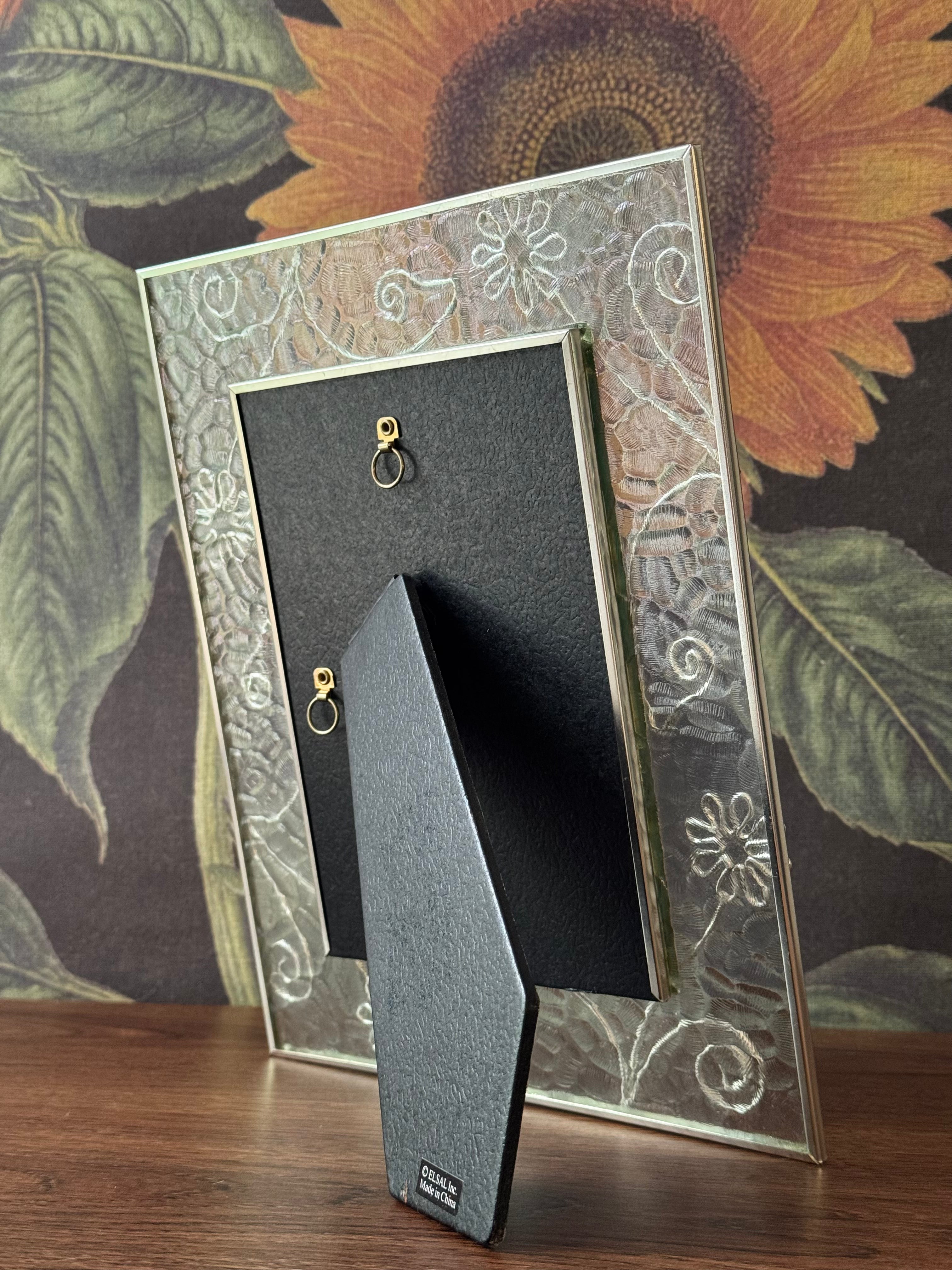 Vintage Textured Glass and Wire Flower Photo Frame