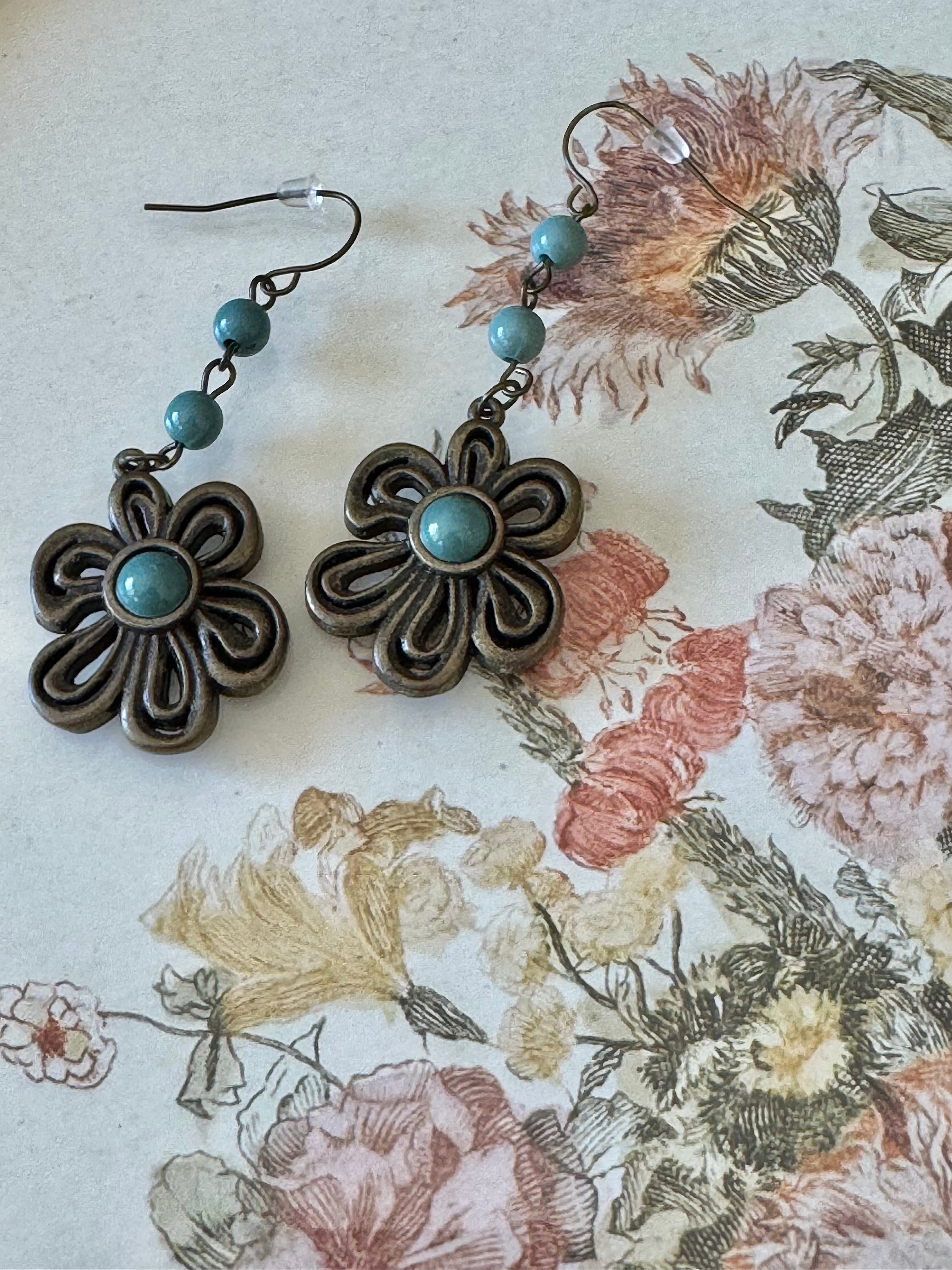 Vintage Faux Turquoise Flower Earrings
